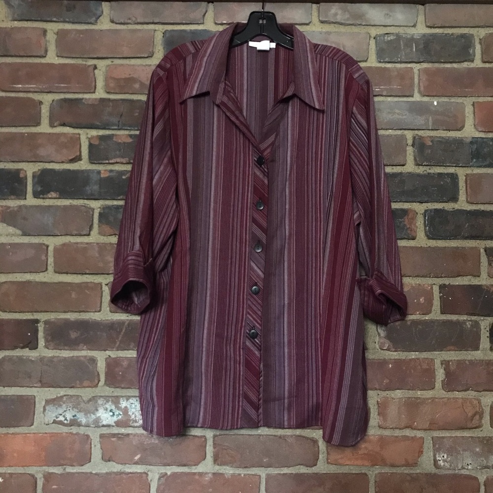 DRESSBARN 3/4 sleeves button front top 22/24 -31” long -52 chest